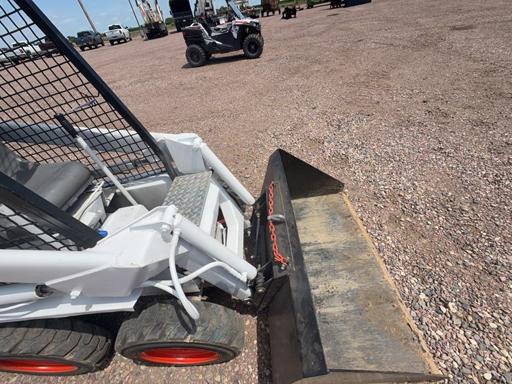 bobcat-m371-image-11