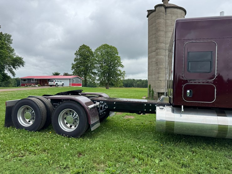 2021-kenworth-w900l-image-6