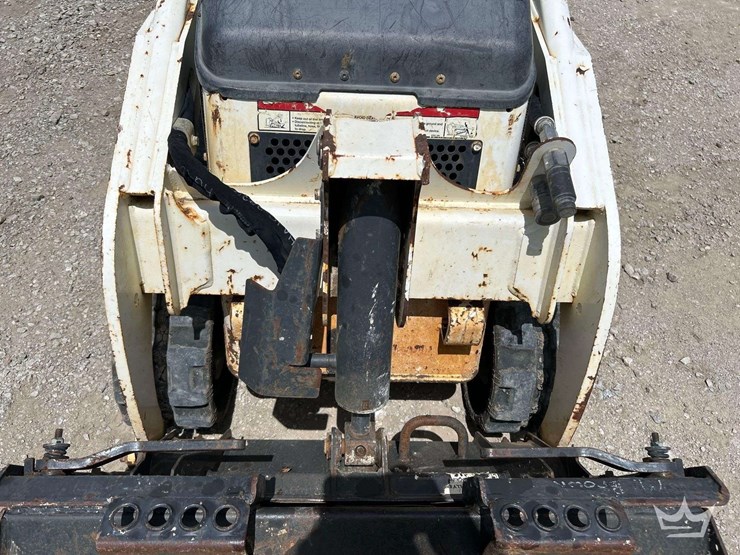 2021-bobcat-mt100-stand-on-track-loader-skid-steer-image-14