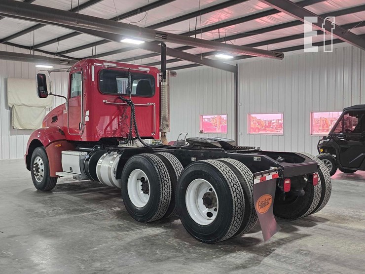 2013-peterbilt-386-image-4