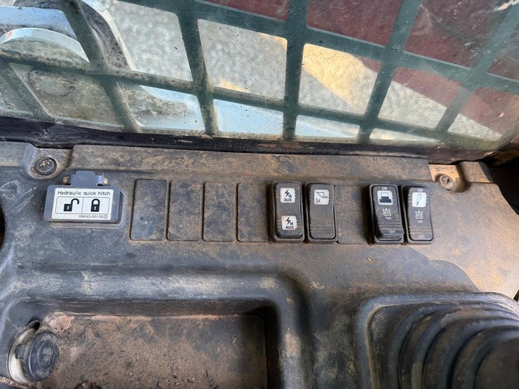 2017-takeuchi-tl12v2-image-27