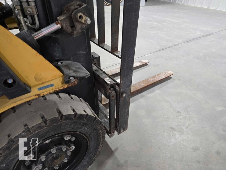 2020-caterpillar-gp25n-image-11