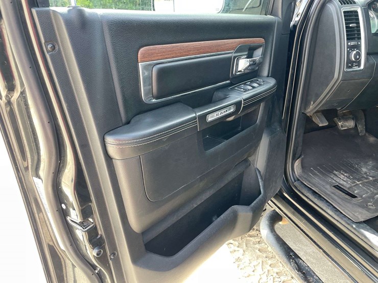 2016-dodge-ram-2500-image-9