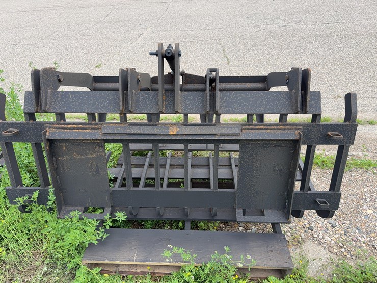 grapple-rock-bucket-image-3