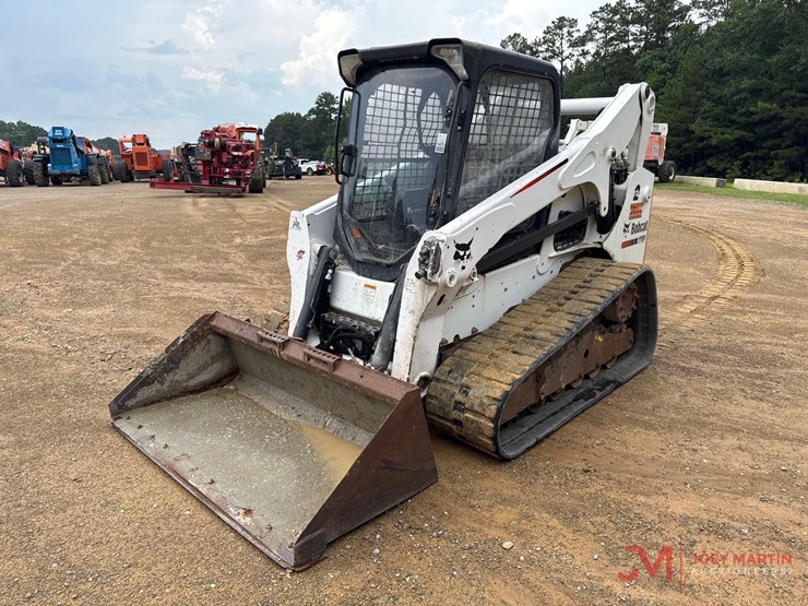 2014-bobcat-t750-image-4