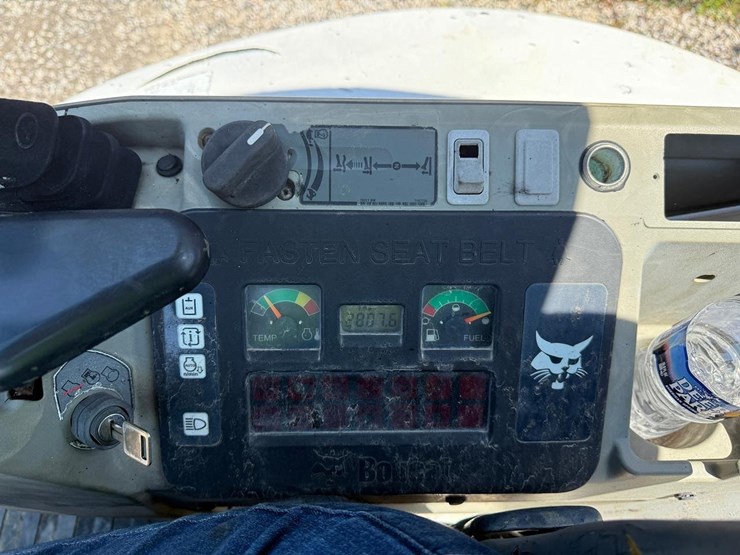 2013-bobcat-e26-image-23