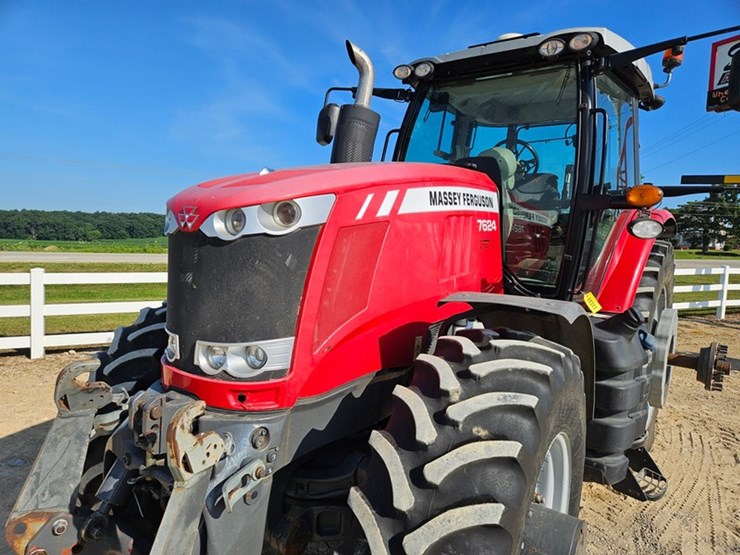 massey-ferguson-7624-image-14
