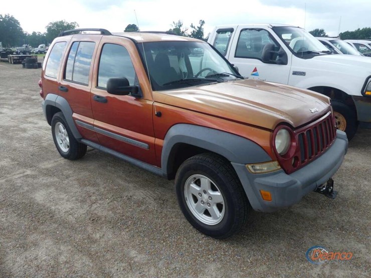 2005-jeep-liberty-image-1
