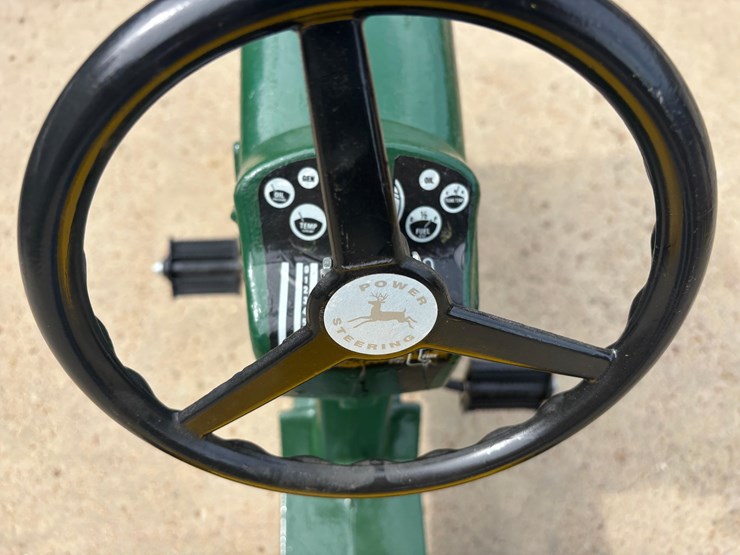 john-deere-pedal-tractor-image-5