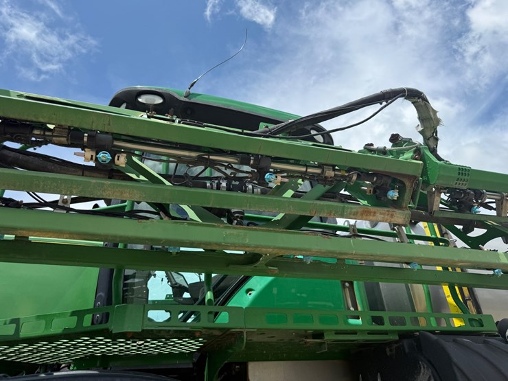 2016-john-deere-r4038-image-84