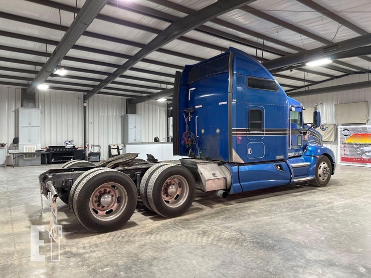 2011-kenworth-t660-image-3