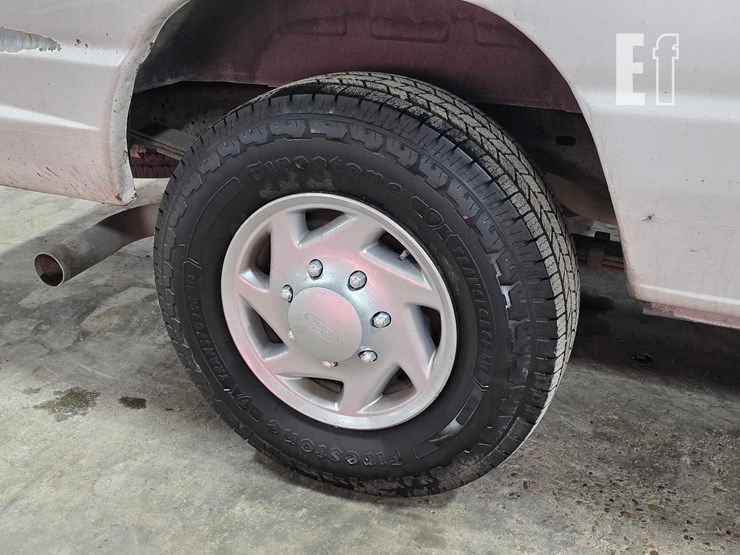 2013-ford-e250-image-21