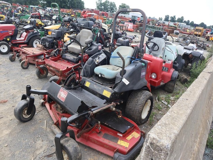 toro-groundmaster-7210-diesel-zero-turn-mower-image-4