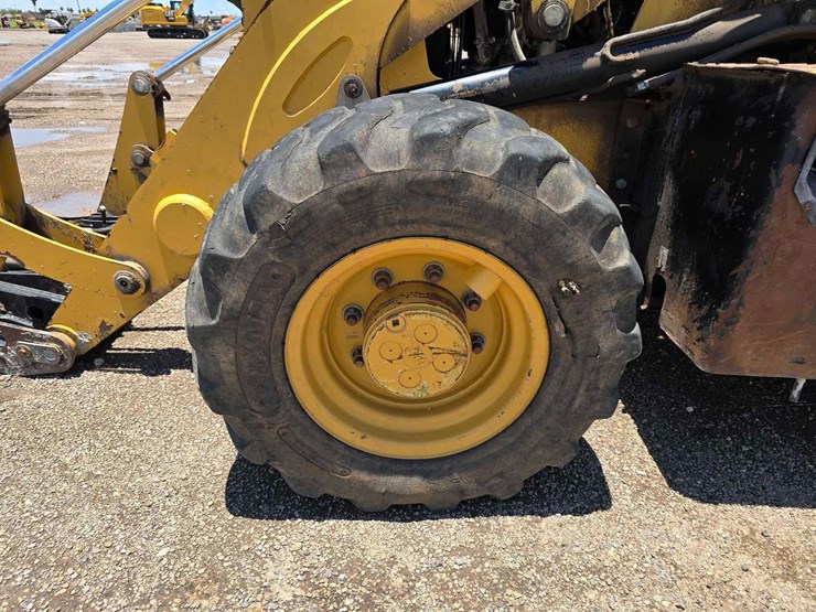 2018-caterpillar-420f2-it-image-15