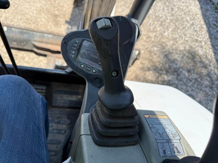 2017-bobcat-e50-image-23
