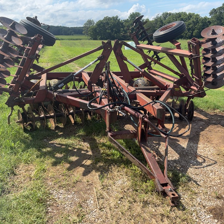 INTERNATIONAL 490