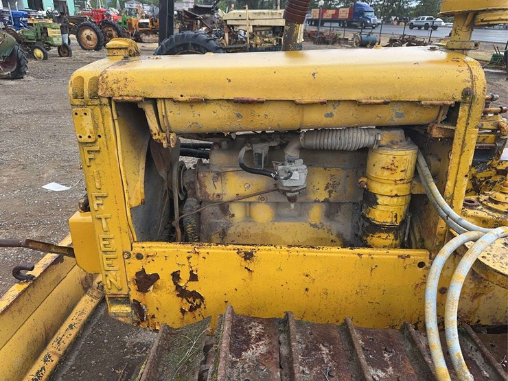 caterpillar-fifteen-image-9