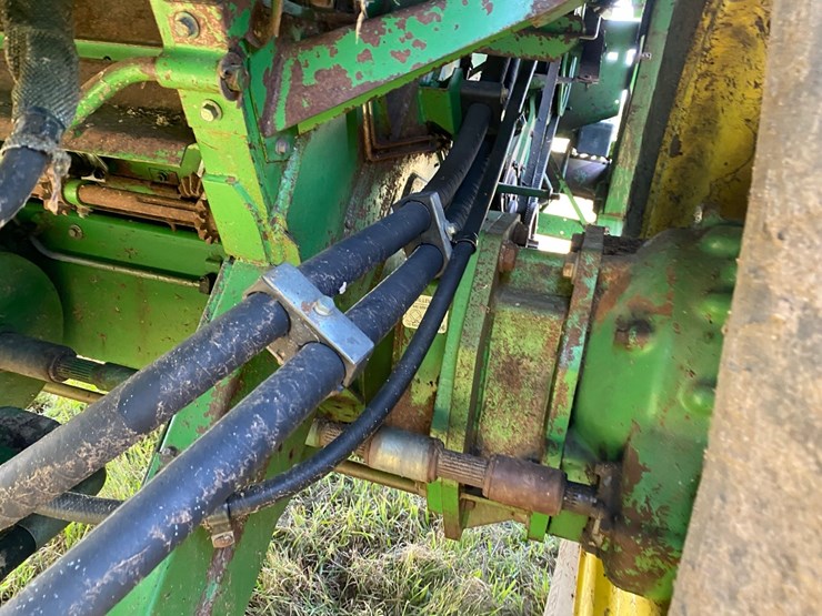 john-deere-9600-4x4-combine-image-22