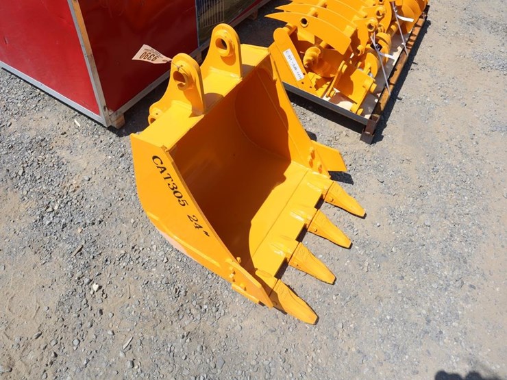 caterpillar-305-image-2