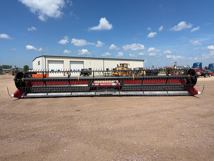 2014-case-ih-3162-image-2