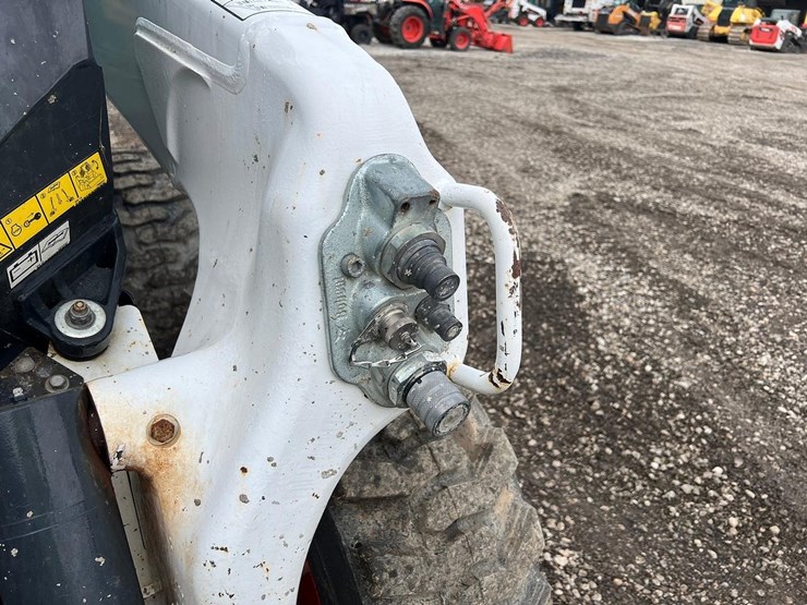 2020-bobcat-s76-image-12