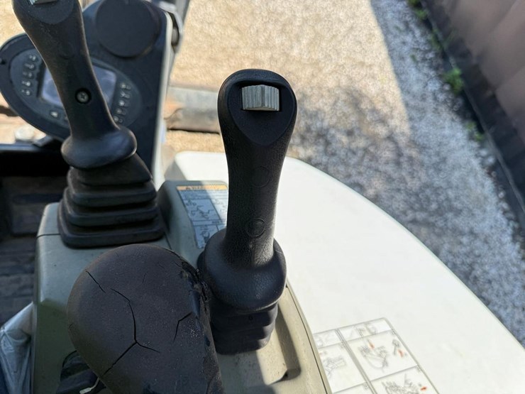 2017-bobcat-e50-image-24