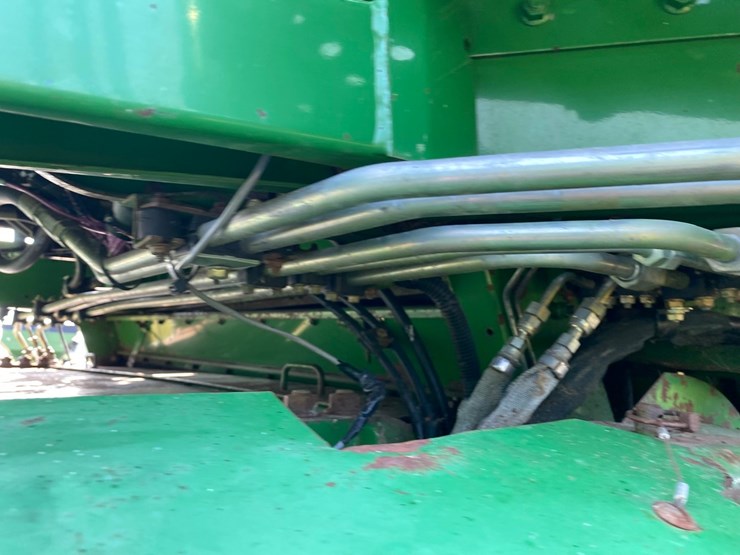 john-deere-9600-4x4-combine-image-24