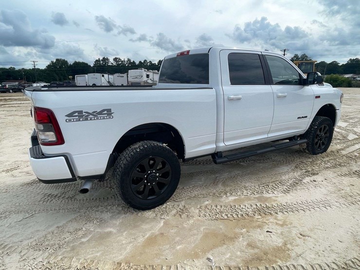 2021-dodge-2500-image-3
