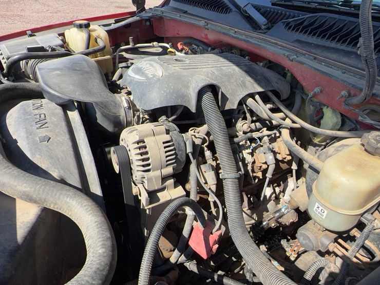 2001-chevrolet-silverado-1500-image-12