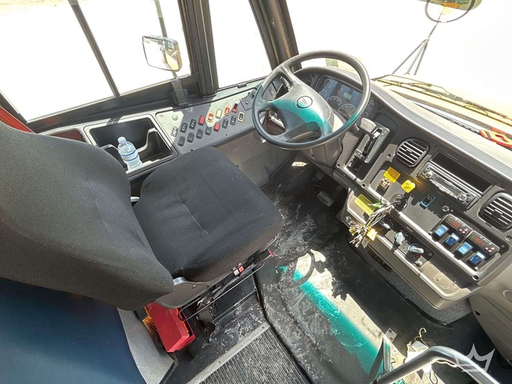 2016-freightliner-b2-image-22