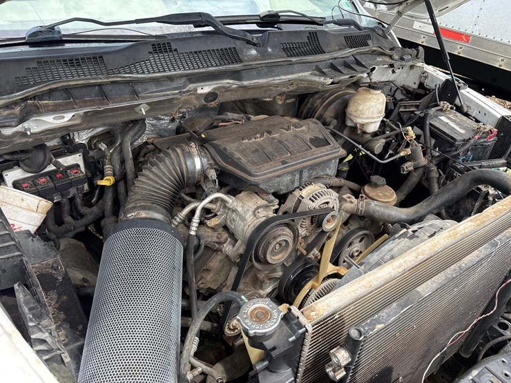 2015-dodge-ram-1500-image-15