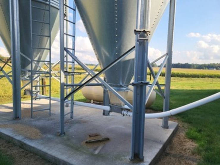 chore-time-11-ton-feed-bin-w/steel-support-and-boot---west-bin-image-6