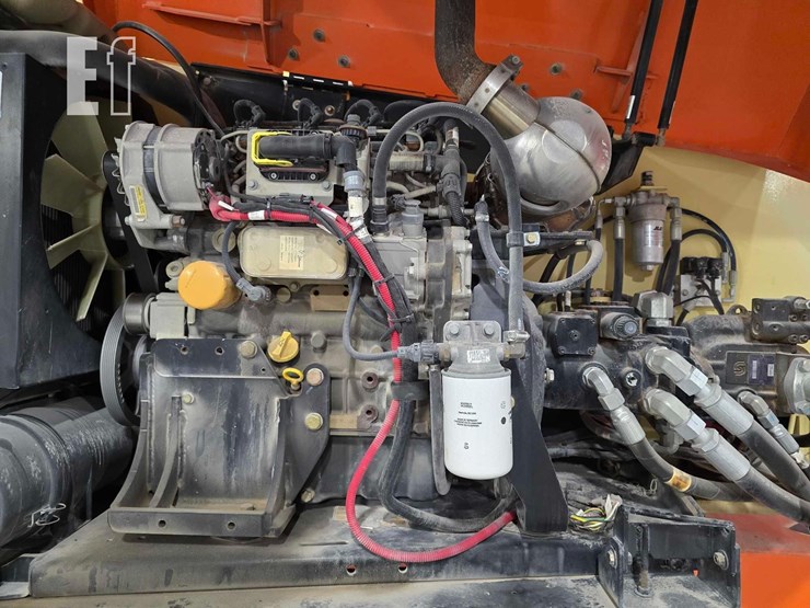 2016-jlg-800aj-image-15