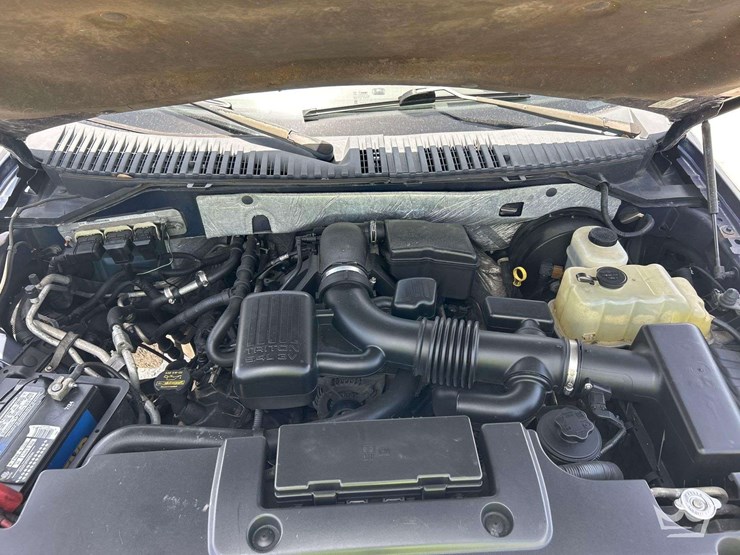 2010-ford-expedition-image-8