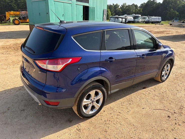 2015-ford-escape-se-image-3