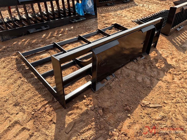 new-/-unused-72"-land-plane-skid-steer-attachment-image-2