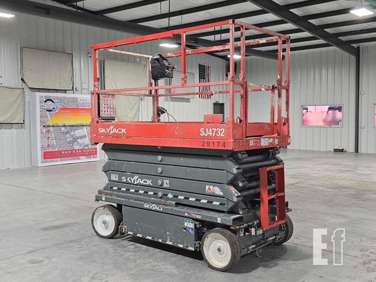 2020-skyjack-sj4732-image-4