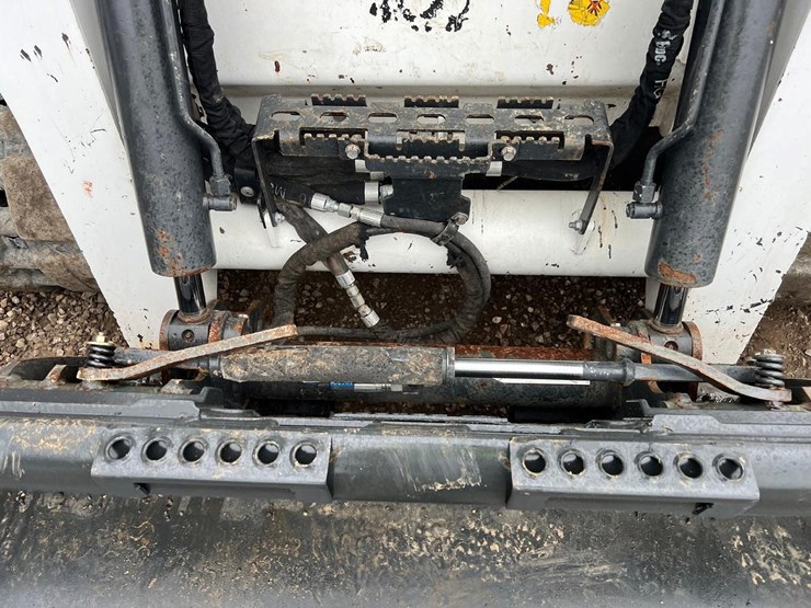 2023-bobcat-t770-image-11