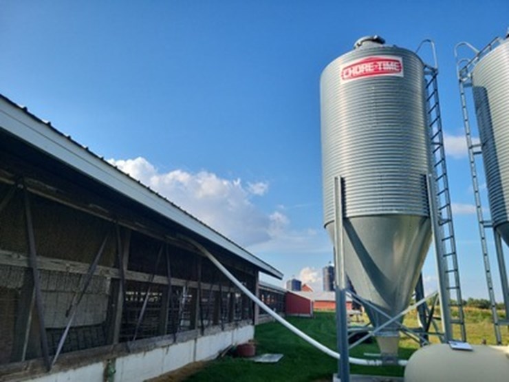 chore-time-11-ton-feed-bin-w/steel-support-and-boot---west-bin-image-1