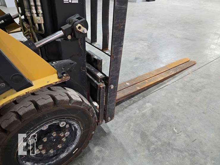 2020-caterpillar-gp25n-image-11