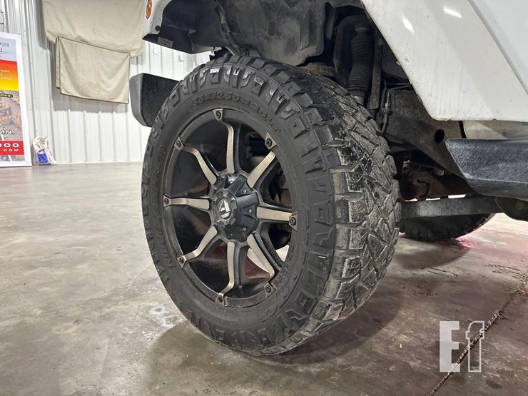 2016-jeep-wrangler-image-24
