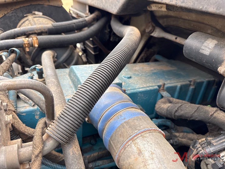 2004-international-durastar-4300-image-25