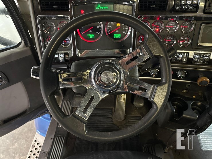 2011-kenworth-t660-image-15