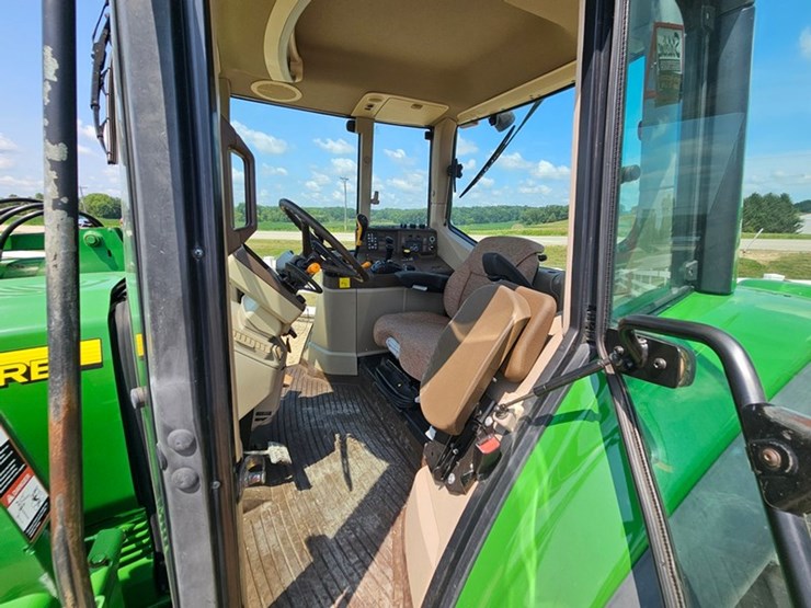 john-deere-6420-image-32