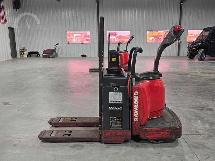 raymond-8400-image-5