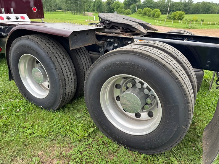 2021-kenworth-w900l-image-13