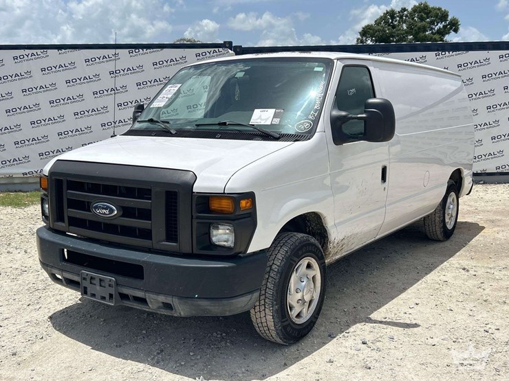 2011-ford-cargo-image-1