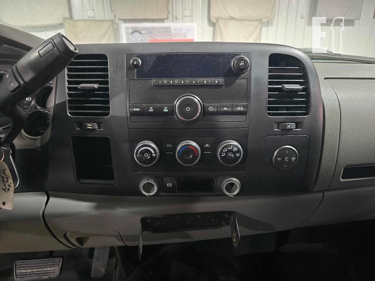 2013-2013-chevrolet-silverado-flatbed-truck-6591-image-14