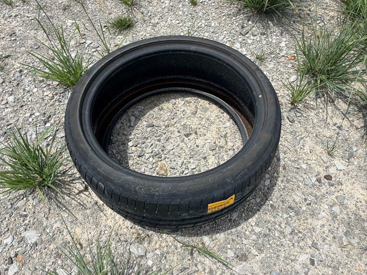 #27578-•-(1)-p-zero-265/35r20-tire-inv#-27578-image-4