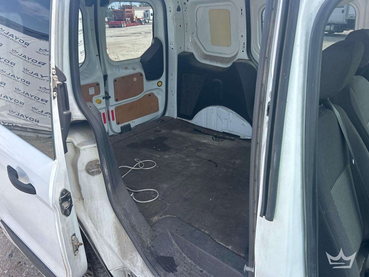 2015-fort-transit-connect-cargo-van-image-23